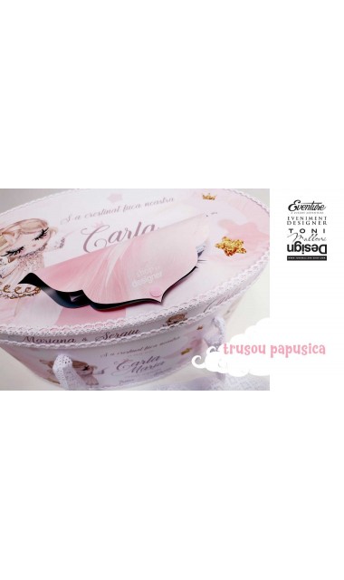 Trusou de botez cu papusica roz, gene lungi si broderie customizata, Doll 10